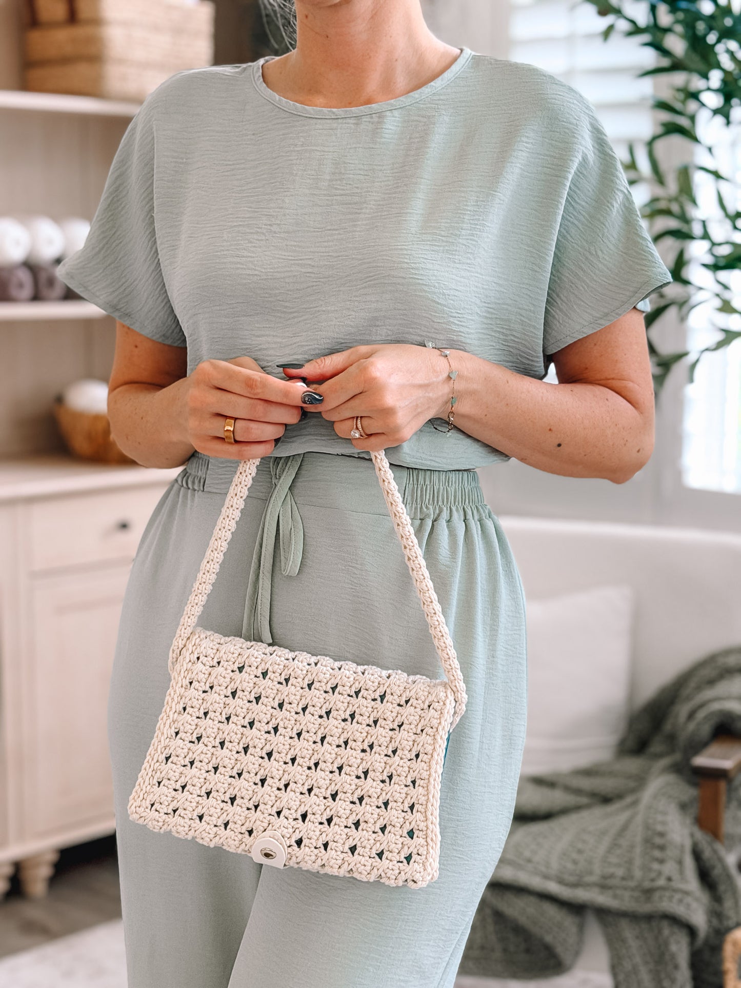 Reed Book Cover Crochet Pattern + Video | Made to Measure, Fits Any Book | Easy Lace Stitch | PDF