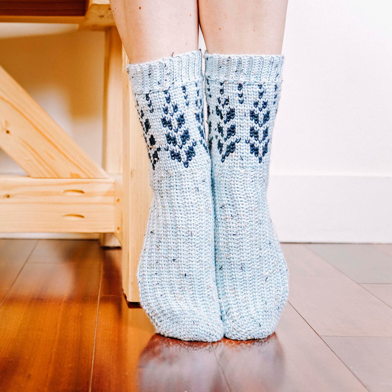 CROCHET PATTERN + VIDEO Vine Colorwork Crochet Sock Pattern, Easy to follow crochet pattern with video, footwear fashion, colorwork crochet