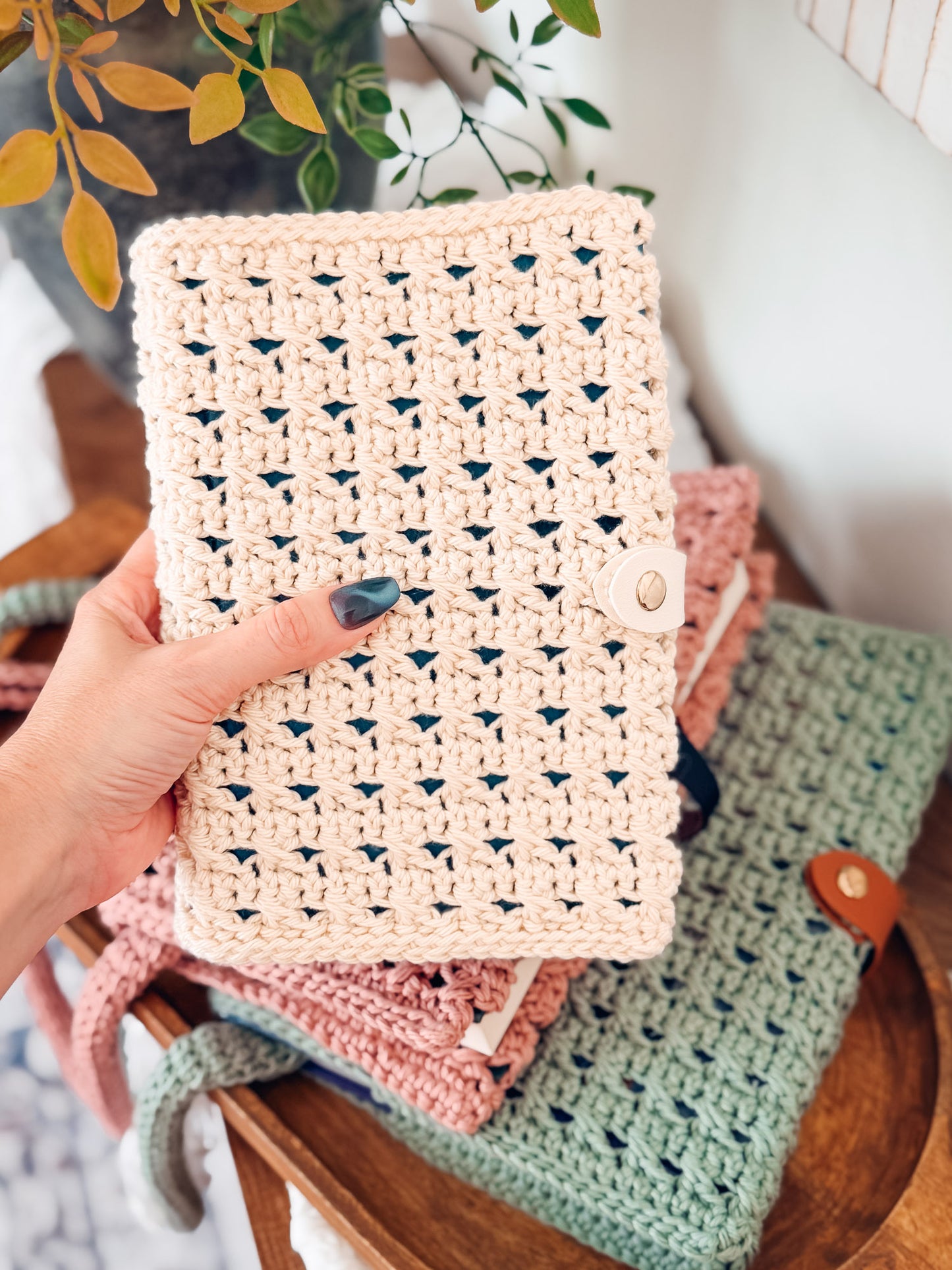 Reed Book Cover Crochet Pattern + Video | Made to Measure, Fits Any Book | Easy Lace Stitch | PDF