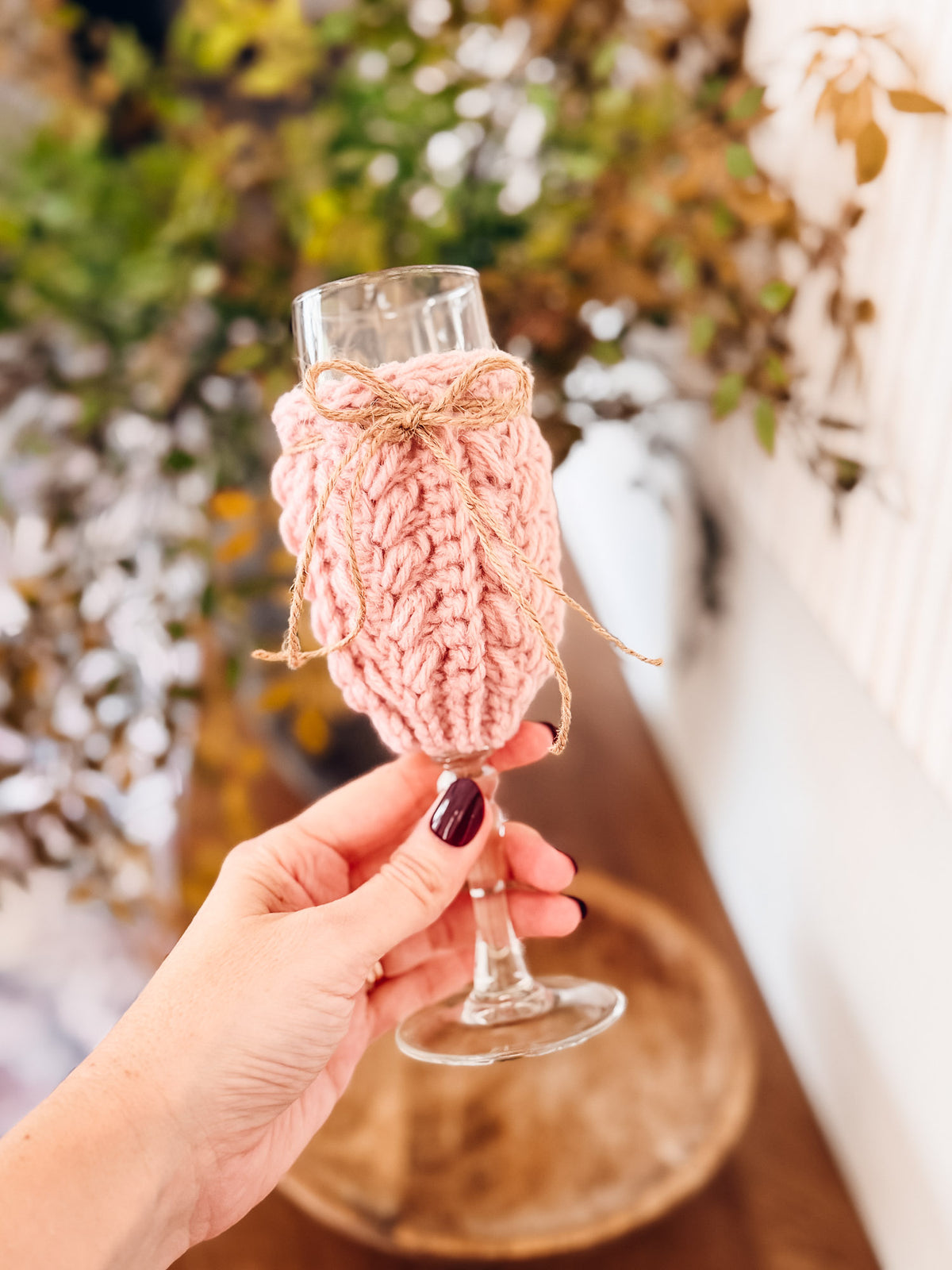 Wheat Stitch Wine Glass Cover Crochet Pattern + Video | 4 Sizes