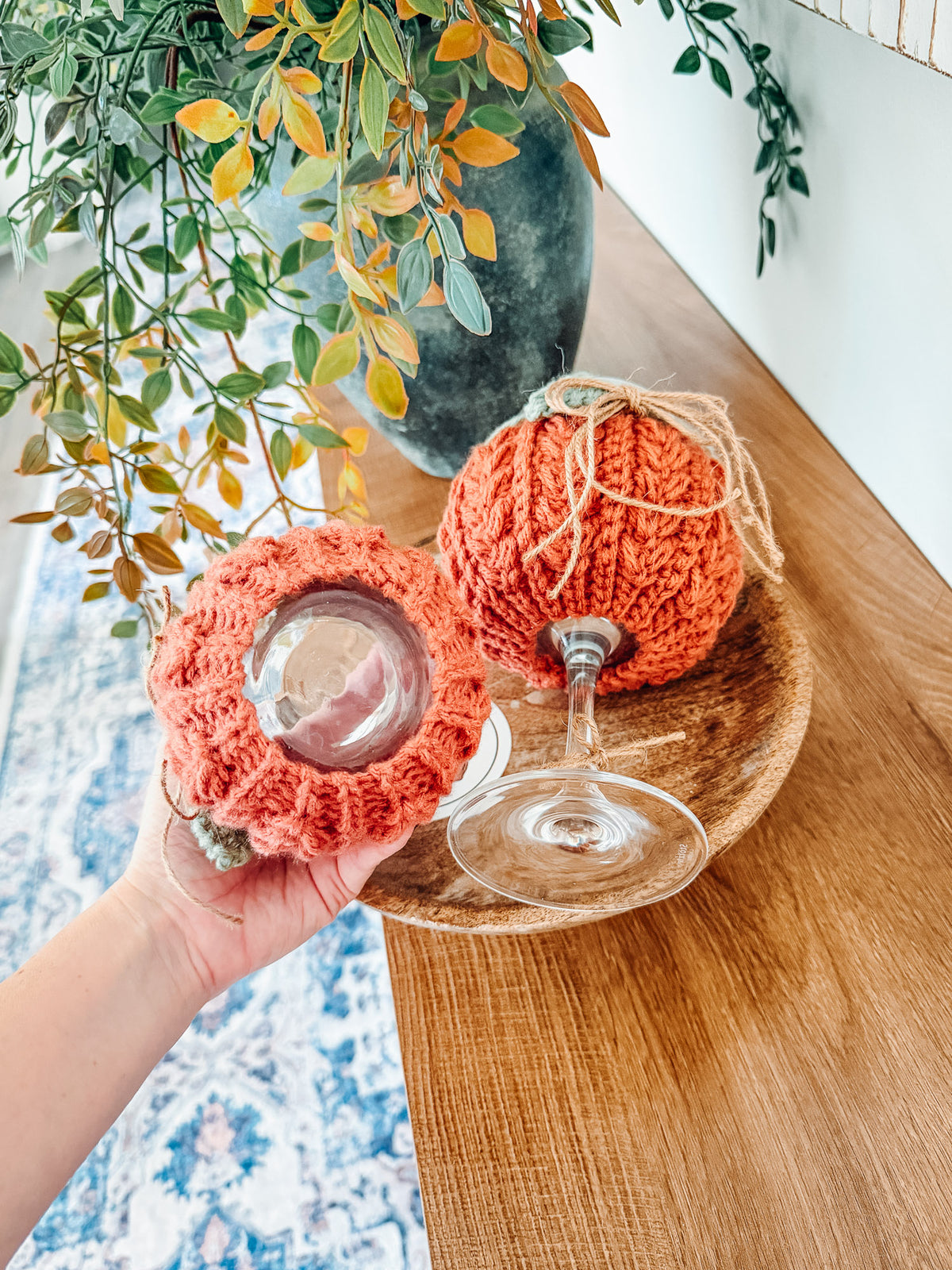 Wheat Stitch Wine Glass Cover Crochet Pattern + Video | 4 Sizes