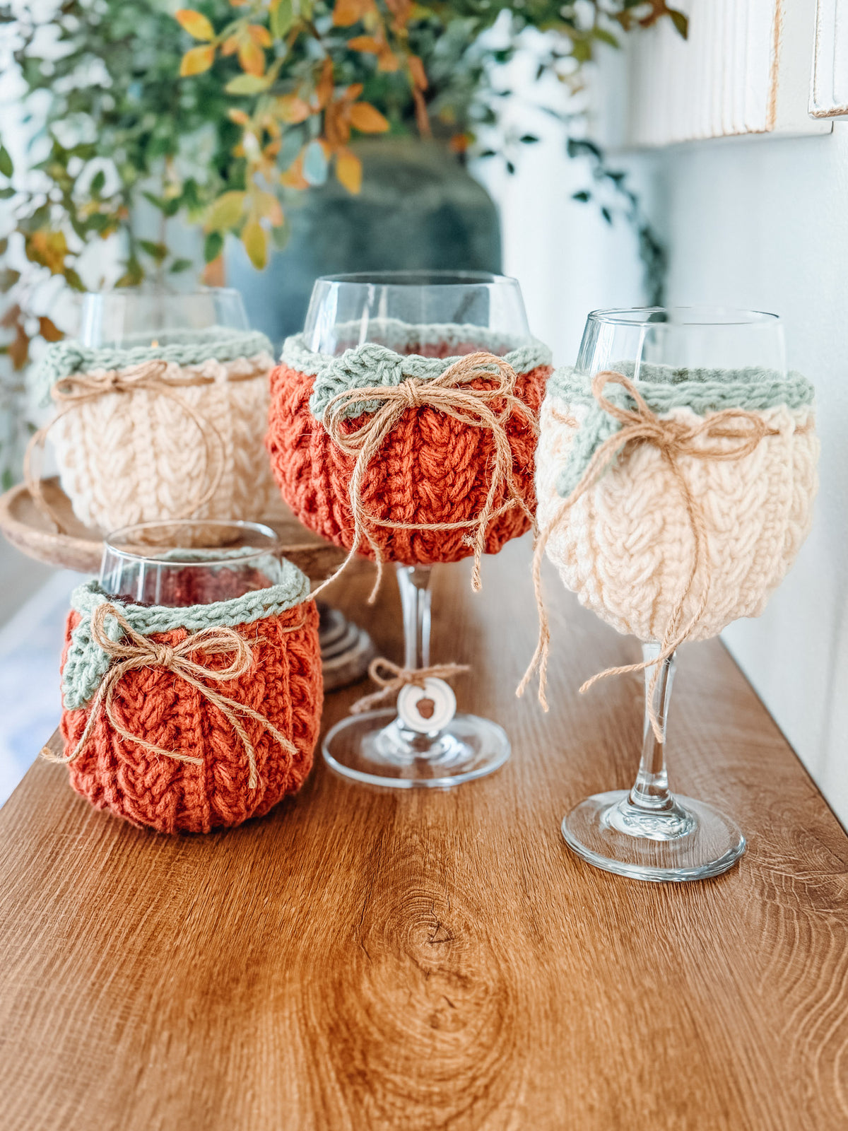 Wheat Stitch Wine Glass Cover Crochet Pattern + Video | 4 Sizes