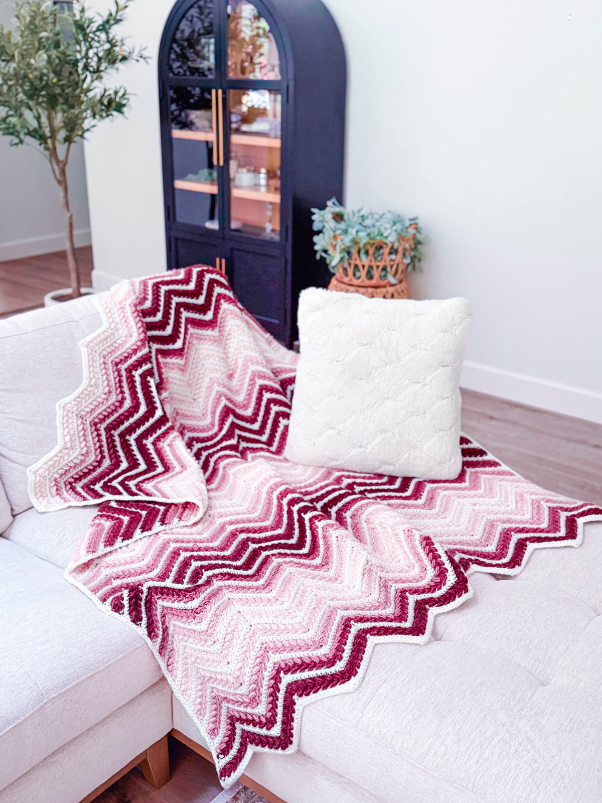 Wheat Stitch™ Ripple Blanket Crochet Pattern with Video Tutorial