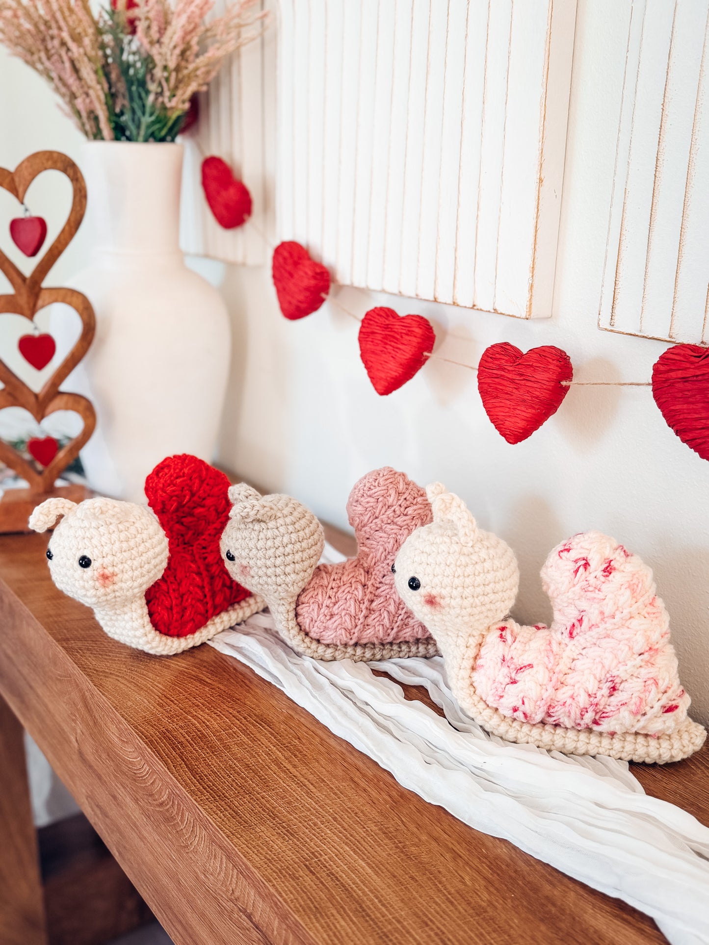 Wheat Stitch™ Snail Crochet Pattern + Step-by-Step Video Tutorial
