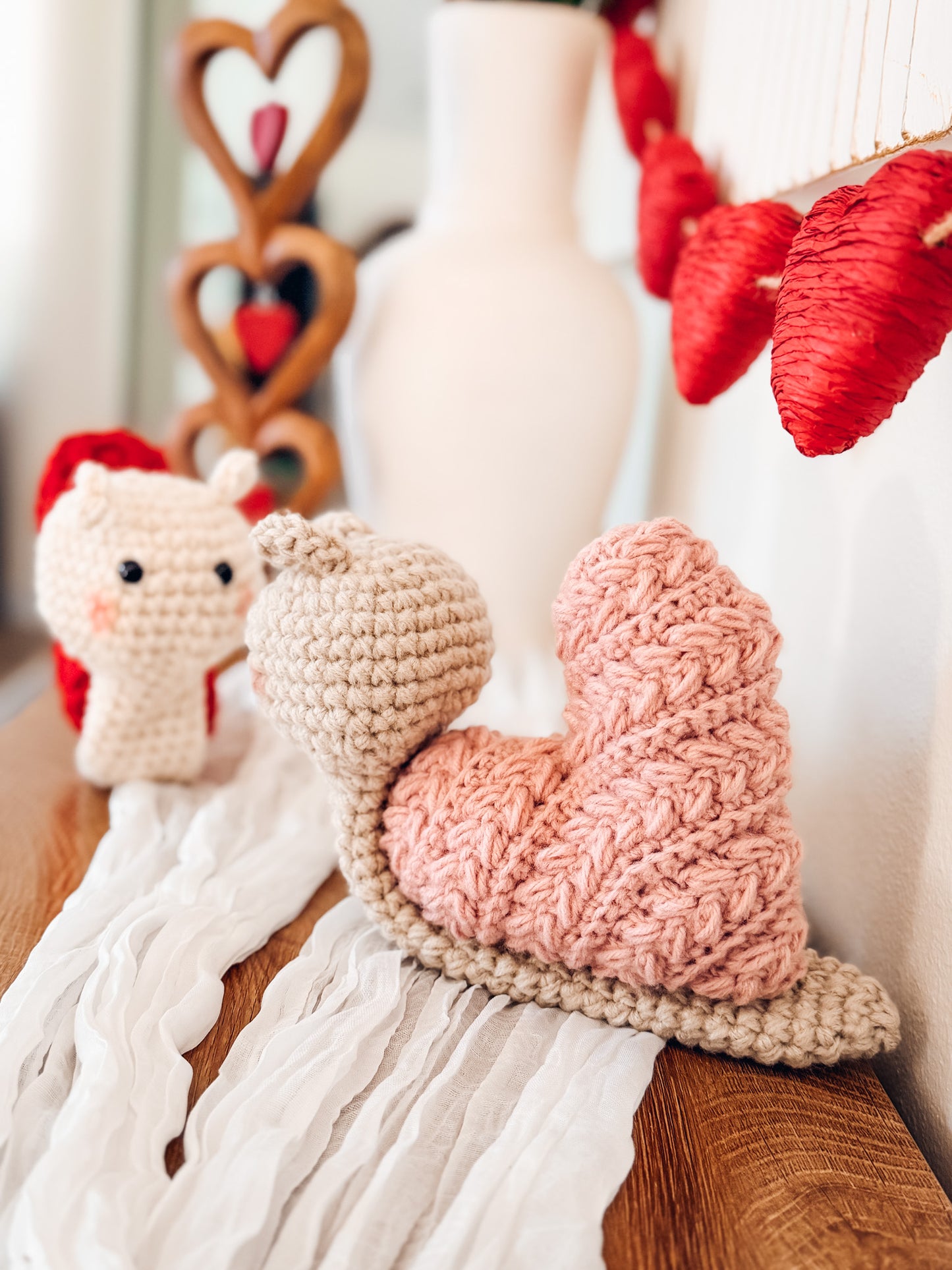 Wheat Stitch™ Snail Crochet Pattern + Step-by-Step Video Tutorial