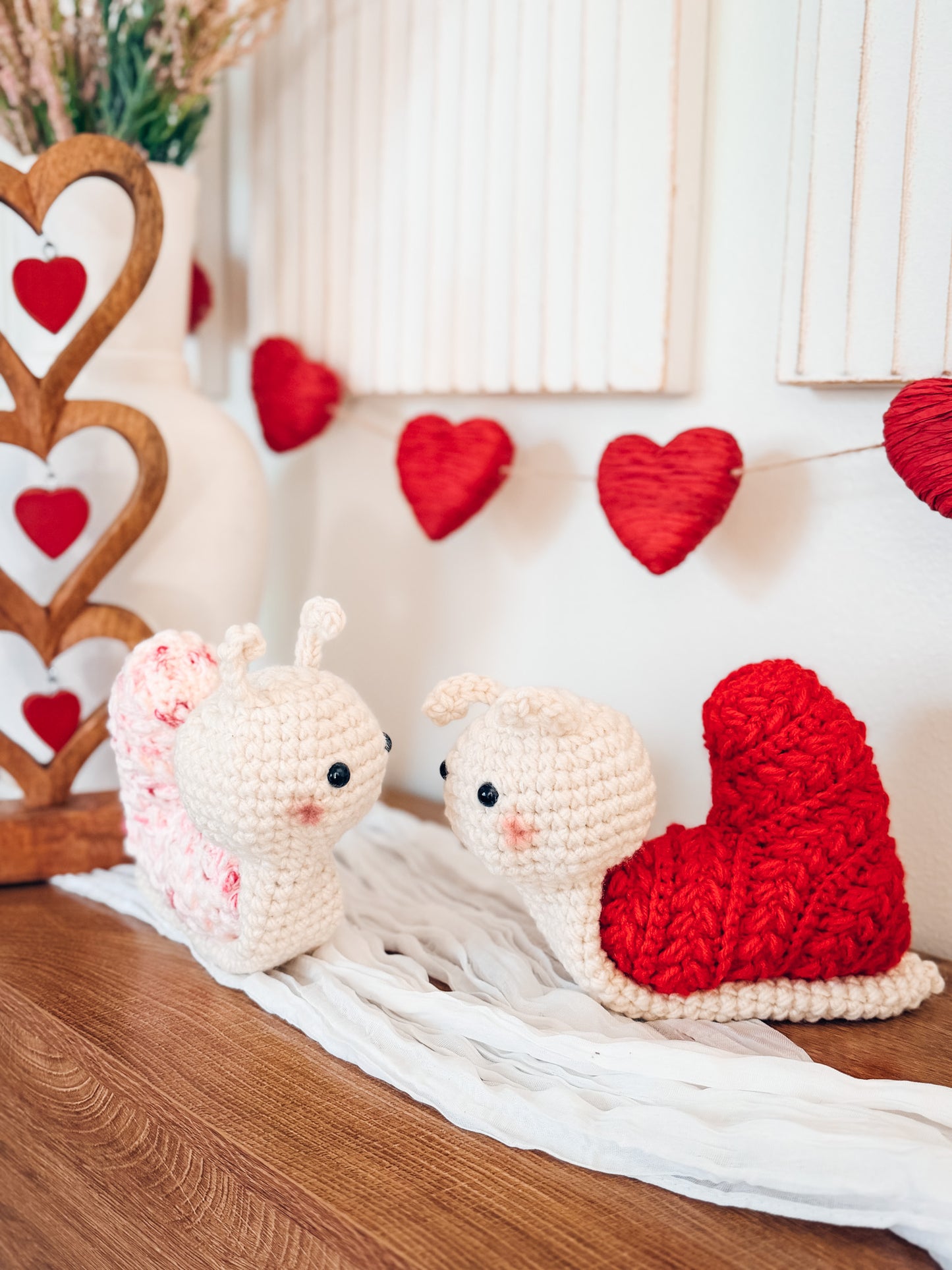 Wheat Stitch™ Snail Crochet Pattern + Step-by-Step Video Tutorial