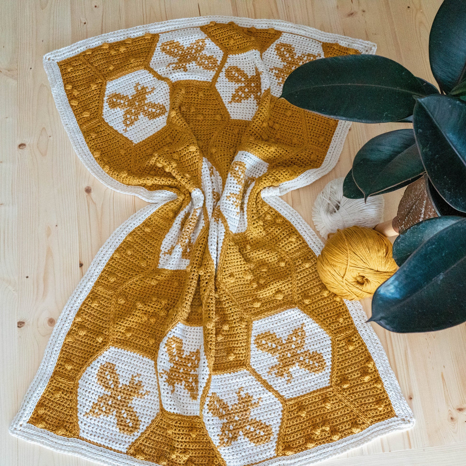 CROCHET PATTERN Honey Bee Crochet Blanket Instant Download PDF Pattern, Home Decor, Hexagon Quilt Style Crochet