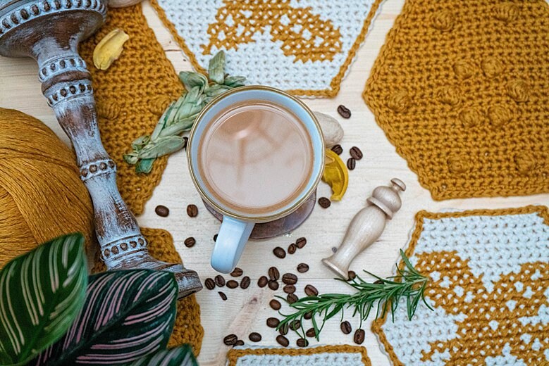 CROCHET PATTERN Honey Bee Crochet Blanket Instant Download PDF Pattern, Home Decor, Hexagon Quilt Style Crochet