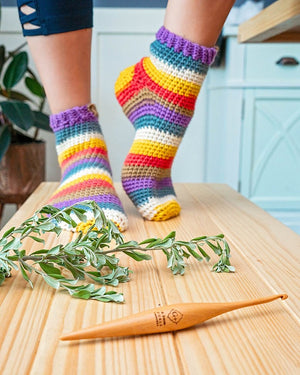 CROCHET PATTERN + VIDEO Felici Beginner Crochet Sock Pattern, Easy to follow crochet pattern footwear fashion, self-striping yarn