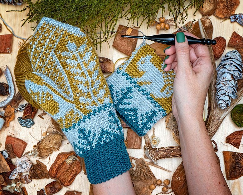 CROCHET PATTERN + VIDEO Squirrel Fair Isle Crochet Mitten Pattern, One Size Crochet Pattern, Winter Glove Mitten Accessories