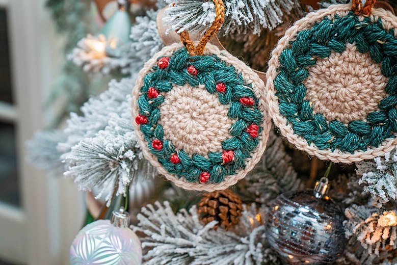 CROCHET PATTERN + VIDEO Crochet Wreath Ornament & Coaster, Christmas Decor, Holiday Decor Crochet Pattern, Spring Crochet Pattern
