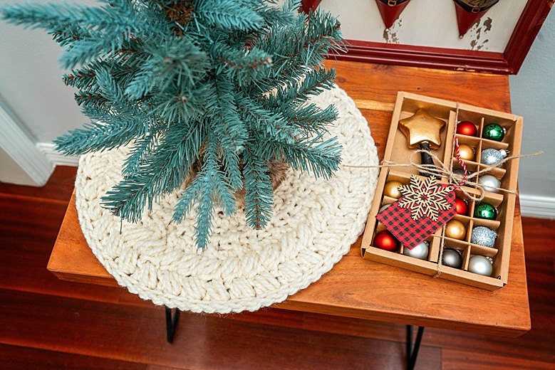 CROCHET PATTERN + VIDEO Wreath Tree Skirt Crochet Pattern, Home Decor, Holiday Crochet Decor Pattern, Christmas Home Decor