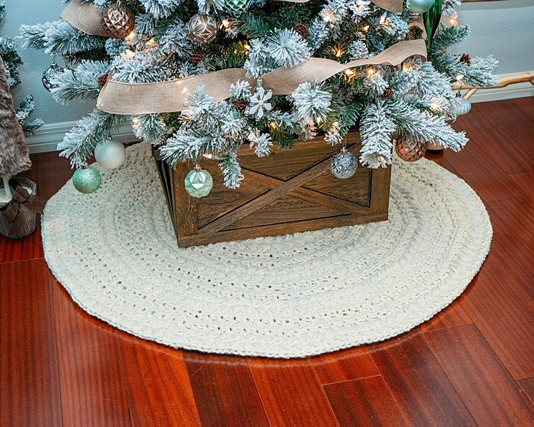 CROCHET PATTERN + VIDEO Wreath Tree Skirt Crochet Pattern, Home Decor, Holiday Crochet Decor Pattern, Christmas Home Decor
