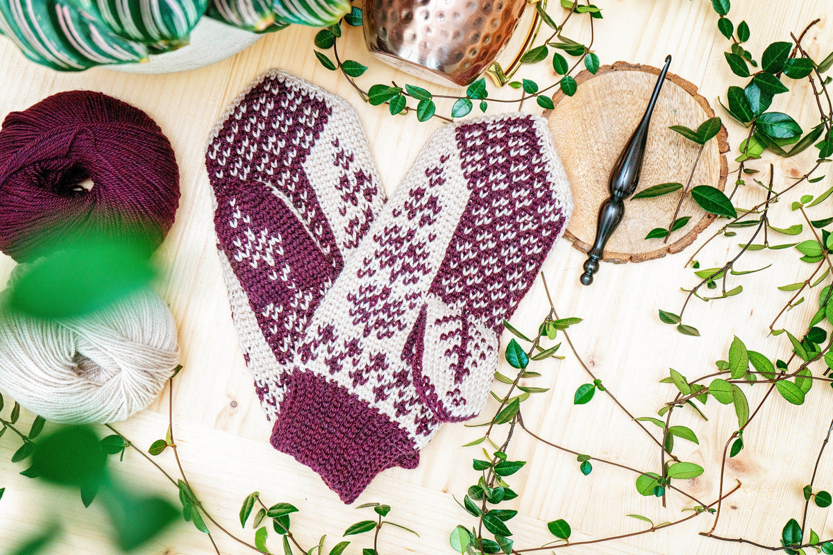 CROCHET PATTERN Deer Fair Isle Crochet Mitten Pattern, One Size Crochet Pattern, Winter Glove Mitten Accessories