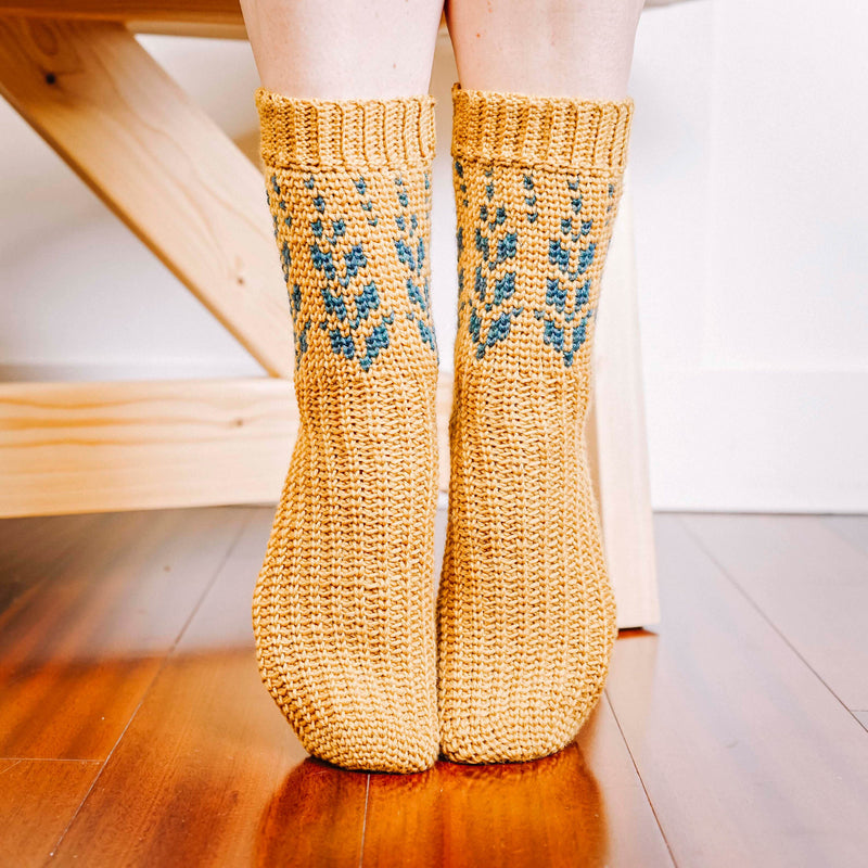 CROCHET PATTERN + VIDEO Vine Colorwork Crochet Sock Pattern, Easy to follow crochet pattern with video, footwear fashion, colorwork crochet