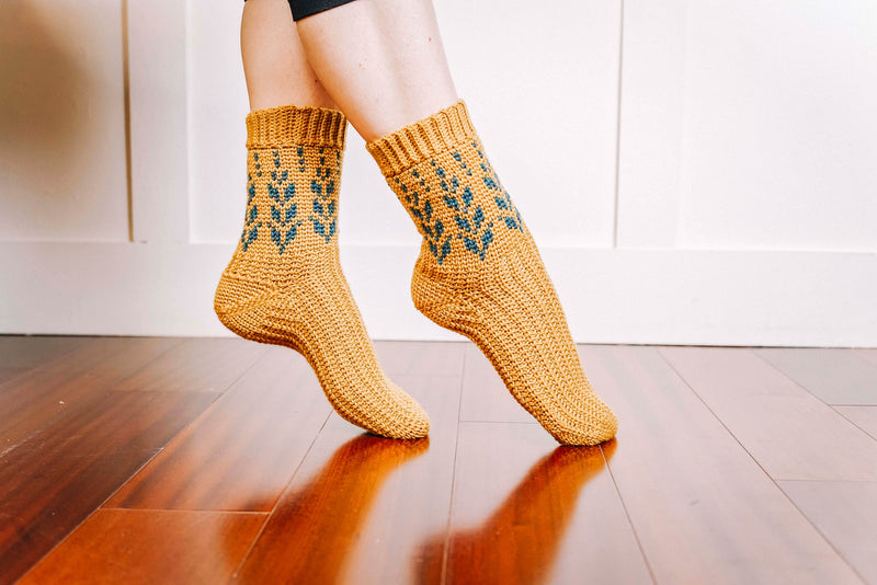 CROCHET PATTERN + VIDEO Vine Colorwork Crochet Sock Pattern, Easy to follow crochet pattern with video, footwear fashion, colorwork crochet