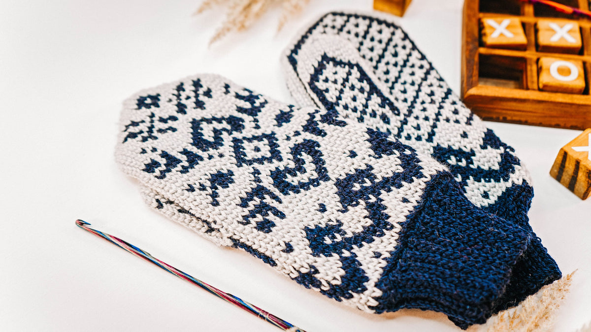 CROCHET PATTERN Traditional Fair Isle Crochet Mitten Pattern, One Size Crochet Pattern, Winter Glove Mitten Accessories