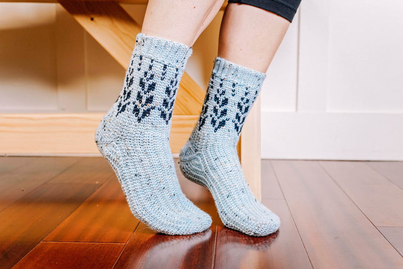 CROCHET PATTERN + VIDEO Vine Colorwork Crochet Sock Pattern, Easy to follow crochet pattern with video, footwear fashion, colorwork crochet