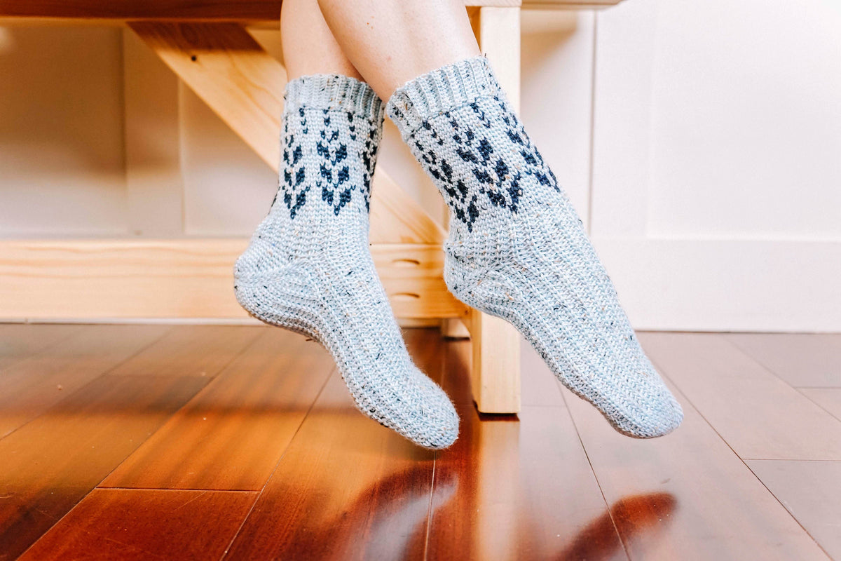 CROCHET PATTERN + VIDEO Vine Colorwork Crochet Sock Pattern, Easy to follow crochet pattern with video, footwear fashion, colorwork crochet