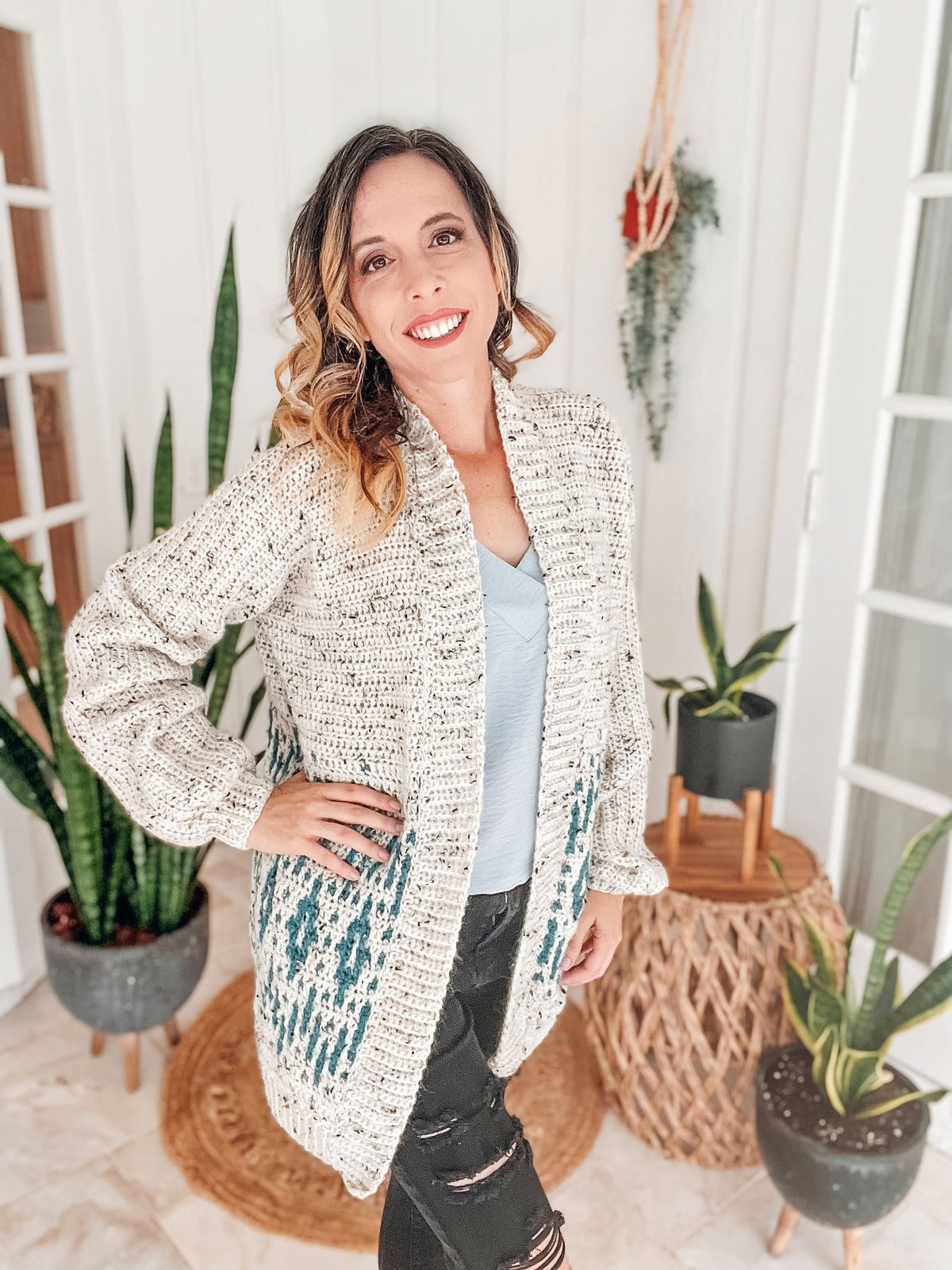 CROCHET PATTERN + VIDEO Learn to Crochet an Incredible Cardigan Using the Mosaic Crochet Technique, Women's Crochet Cardigan Cozy