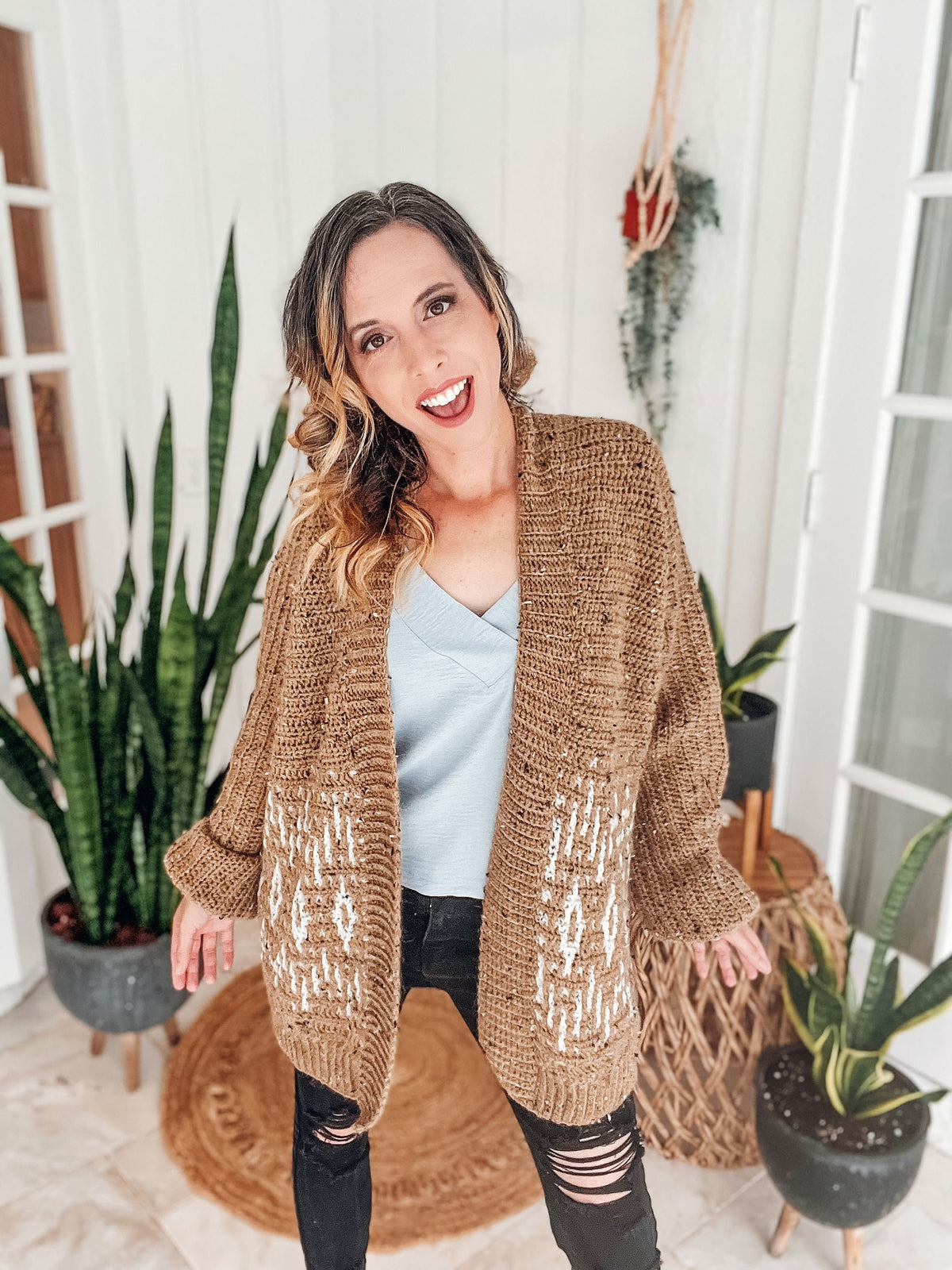 CROCHET PATTERN + VIDEO Learn to Crochet an Incredible Cardigan Using the Mosaic Crochet Technique, Women's Crochet Cardigan Cozy