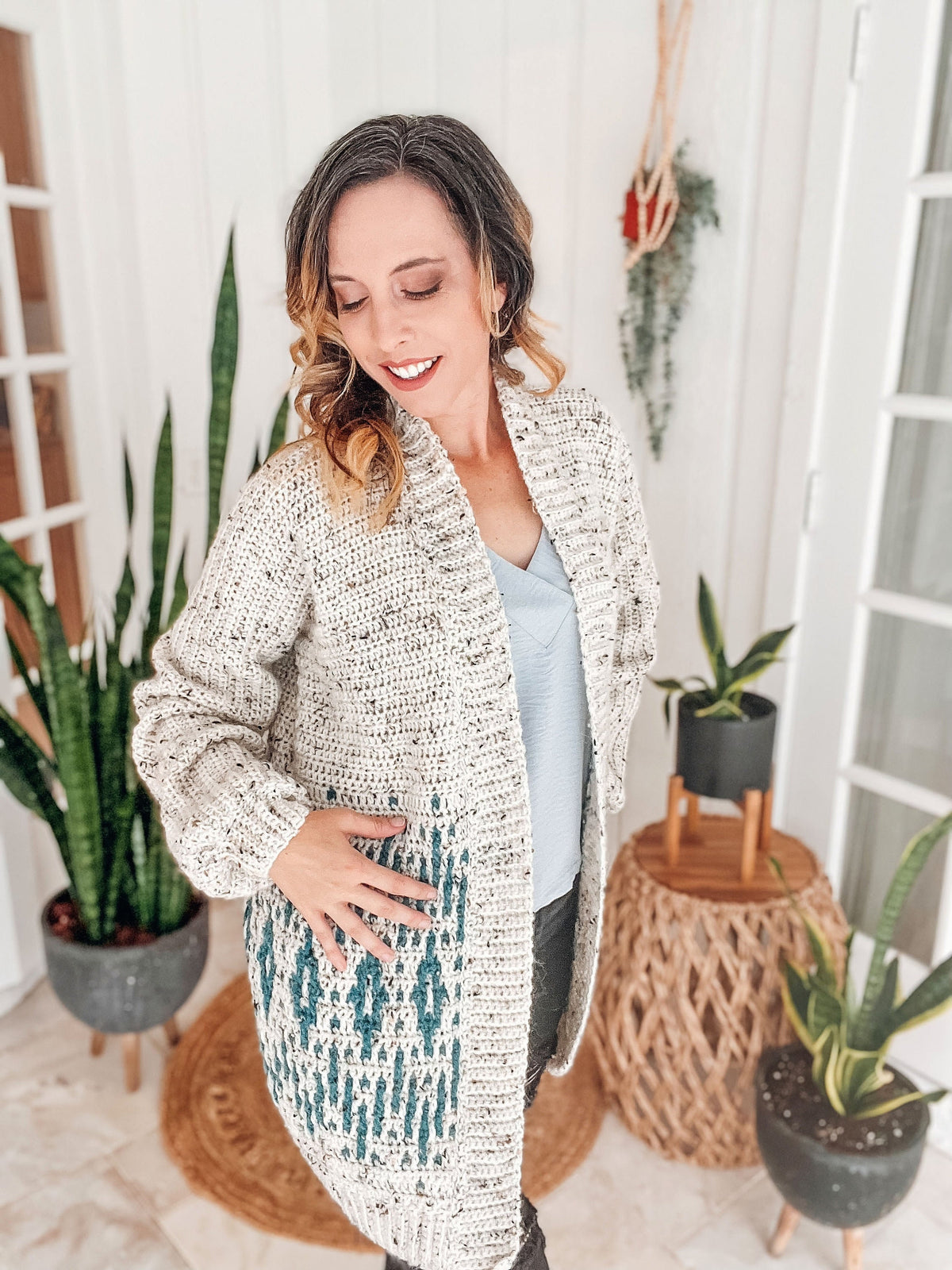 CROCHET PATTERN + VIDEO Learn to Crochet an Incredible Cardigan Using the Mosaic Crochet Technique, Women's Crochet Cardigan Cozy