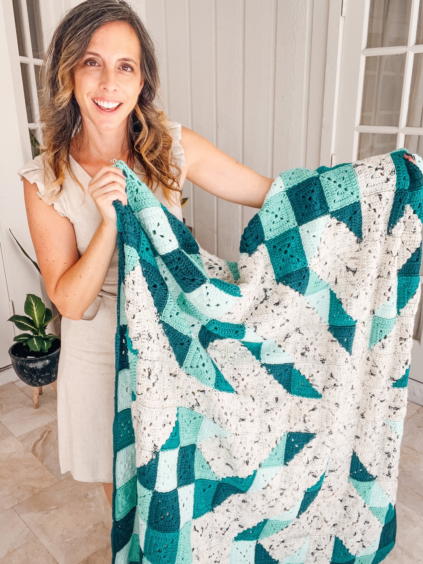 CROCHET PATTERN + VIDEO Quilt-Look Granny Square Blanket Crochet Pattern, Learn to Make Granny Squares with a Video Tutorial Crochet Blanket