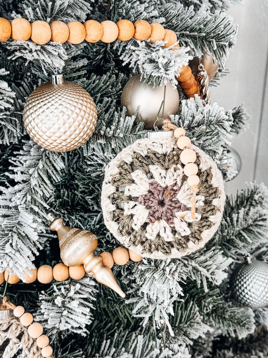 CROCHET PATTERN + VIDEO How to Crochet A Granny Hexagon Christmas Ornament. Instant Digital Download Pattern - Easy Bauble