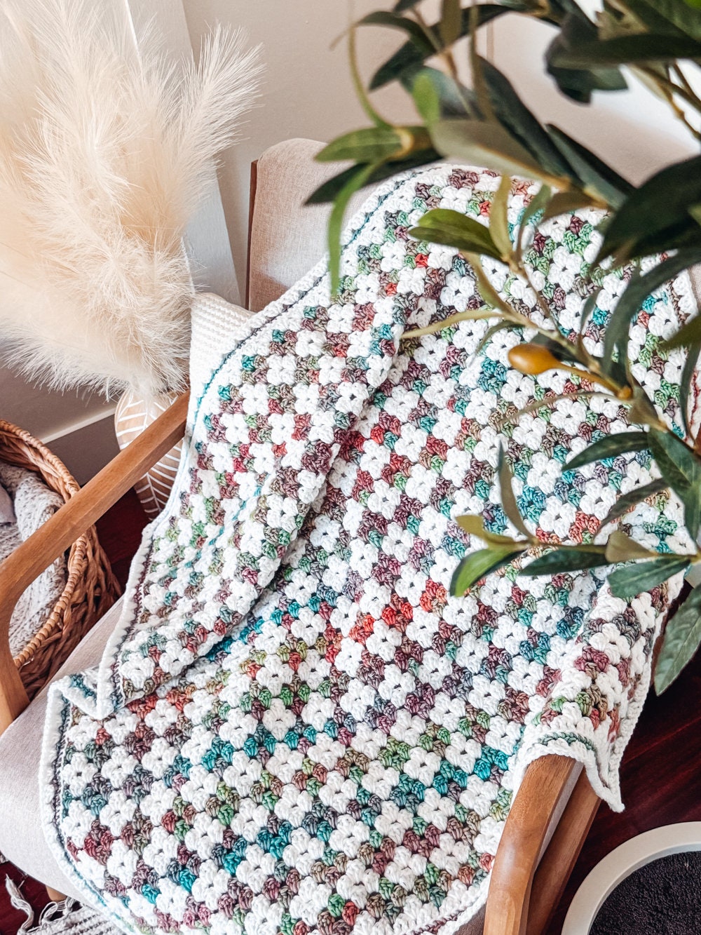 CROCHET PATTERN + VIDEO Colorful Hues Granny Stitch Crochet Blanket Pattern, 17 Size Options with Charts. Easy Crochet Afghan Throw Blanket