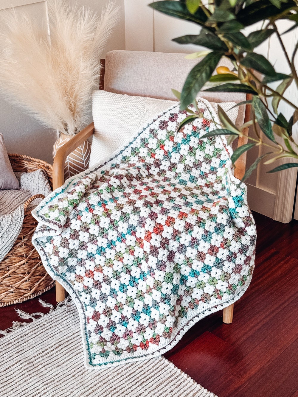 CROCHET PATTERN + VIDEO Colorful Hues Granny Stitch Crochet Blanket Pattern, 17 Size Options with Charts. Easy Crochet Afghan Throw Blanket