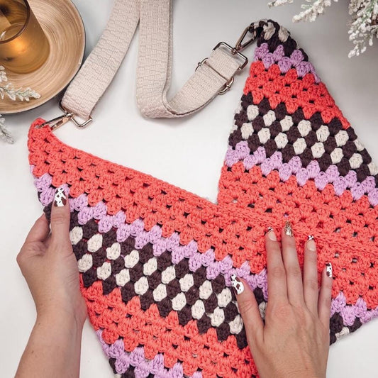 CROCHET PATTERN + VIDEO Granny Swift Crochet Bag Pattern, Digital Download. Easy Crochet Bag With A Video Tutorial. Granny Stitch Quick Bag.