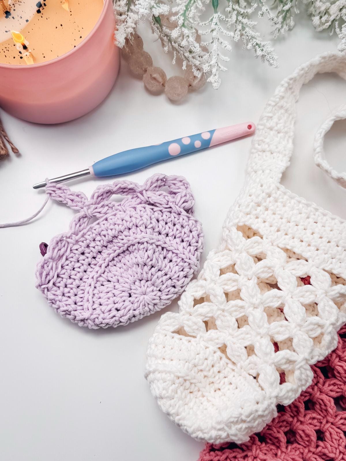 CROCHET PATTERN + VIDEO Circle Leaf Crochet Water Bottle Holder Pattern, Easy Diy Drink Carrier, Easy crochet project for markets and gifts.