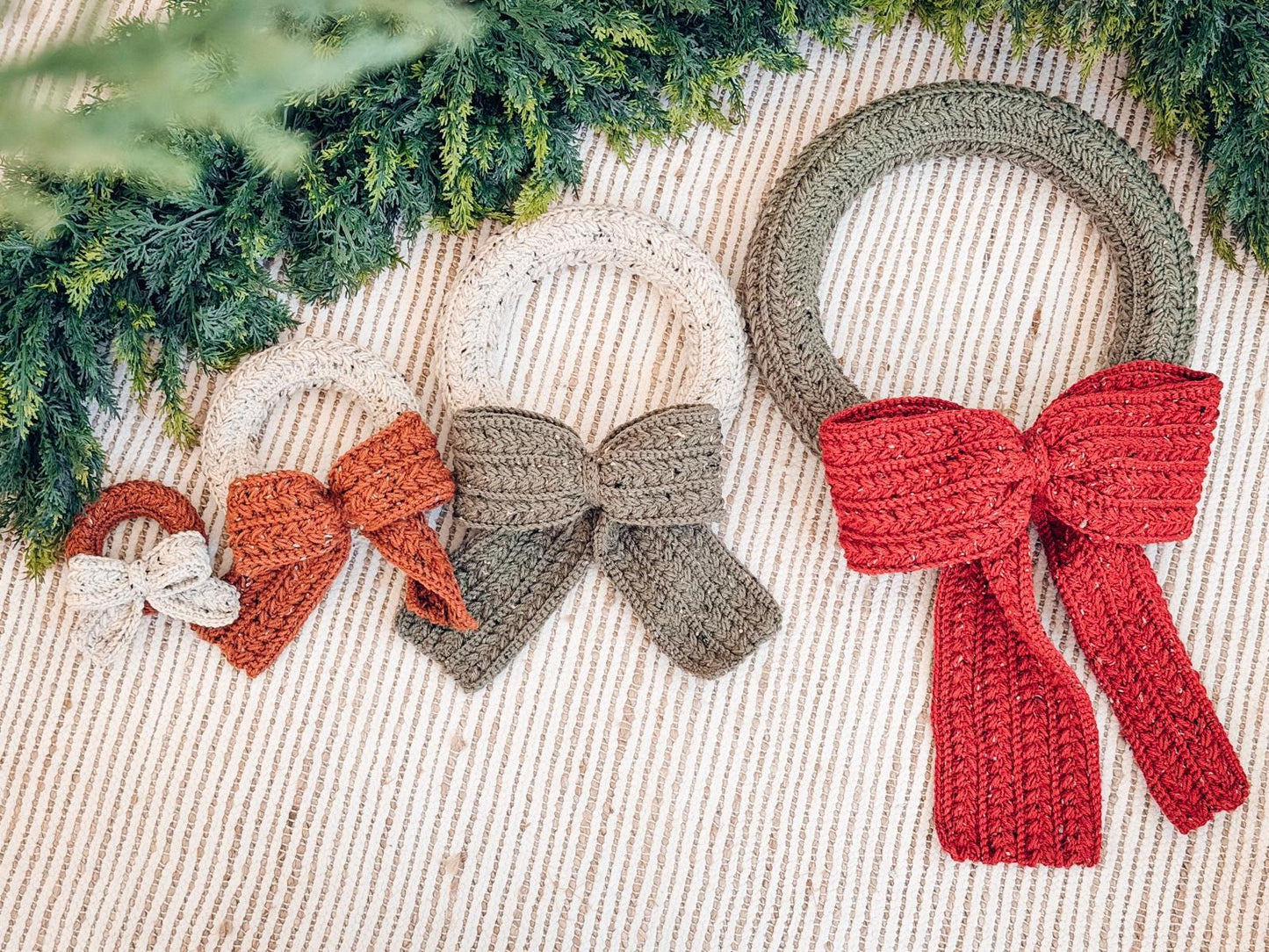 CROCHET PATTERN + VIDEO Wheat Stitch Crochet Wreath Pattern in 4 Sizes, Quick Holiday Crochet Decor Christmas Wreath Crochet Pattern+ Video