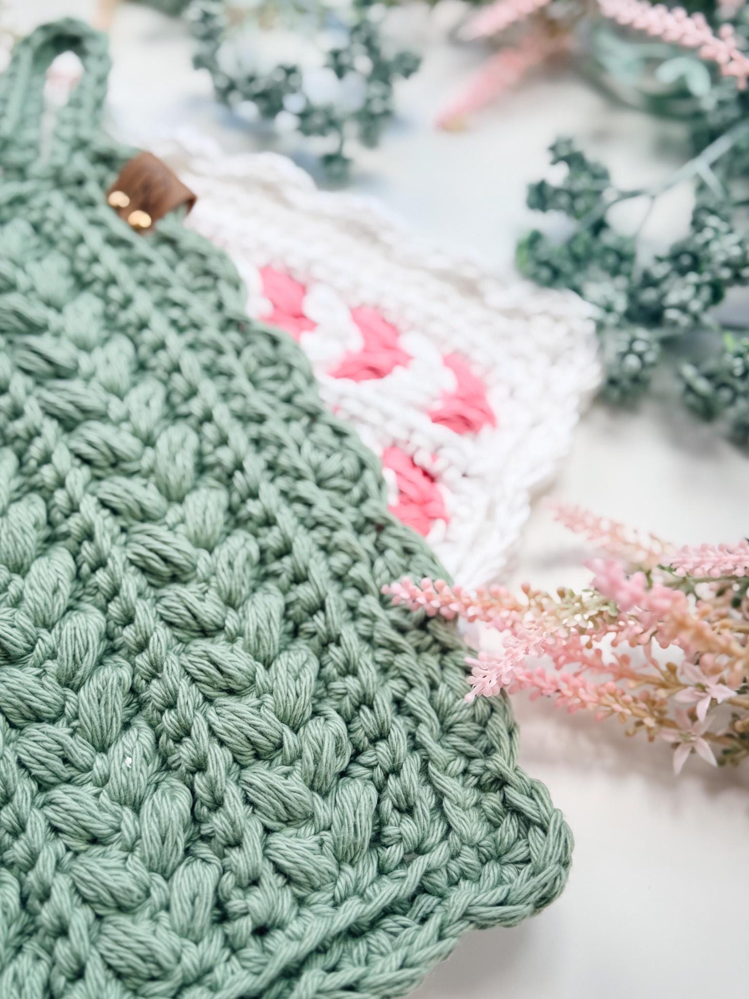 CROCHET PATTERN + VIDEO Wheat Stitch™ Scalloped Hotpad, Easy Cotton Trivet Pdf + Video, Handmade Kitchen Decor Gift, Printable Tags, Gifting