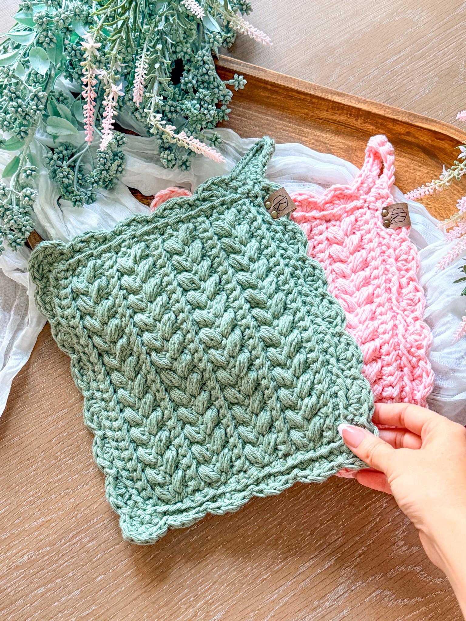CROCHET PATTERN + VIDEO Wheat Stitch™ Scalloped Hotpad, Easy Cotton Trivet Pdf + Video, Handmade Kitchen Decor Gift, Printable Tags, Gifting