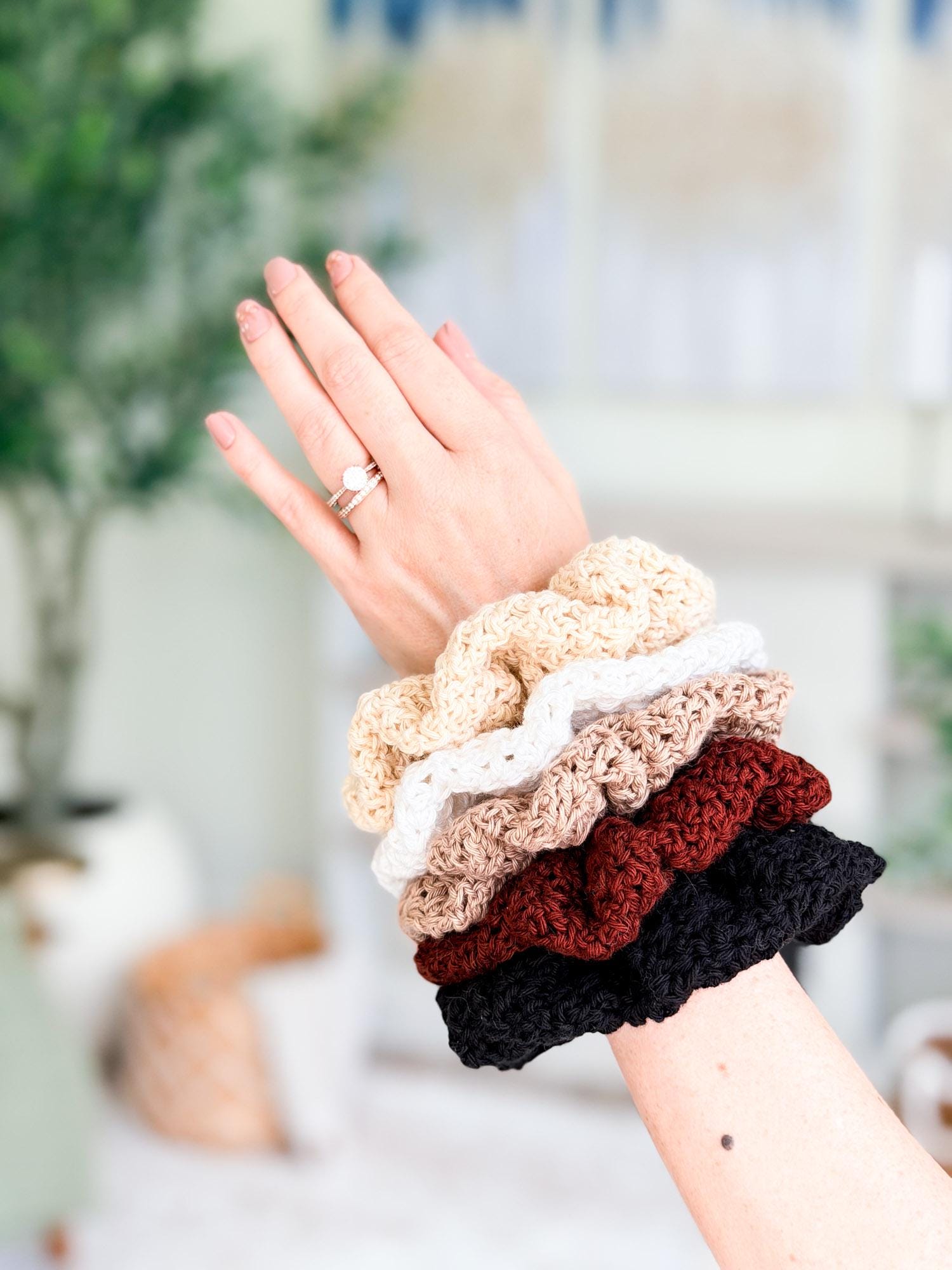 CROCHET PATTERN + VIDEO Double Bloom Scrunchie Crochet Pattern, Hair Accessory, Diy Hair Tie Pattern, Beginner Friendly Gift Idea + Labels