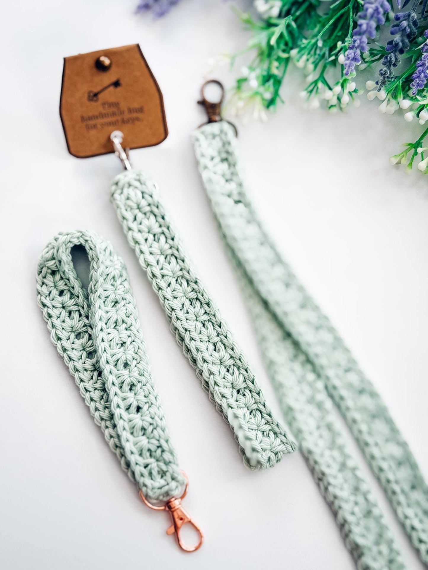 CROCHET PATTERN + VIDEO Petal Loop Crochet Lanyard Pattern, Easy Keychain Pattern, Beginner Friendly Wristlet, Quick Stash Buster Gift