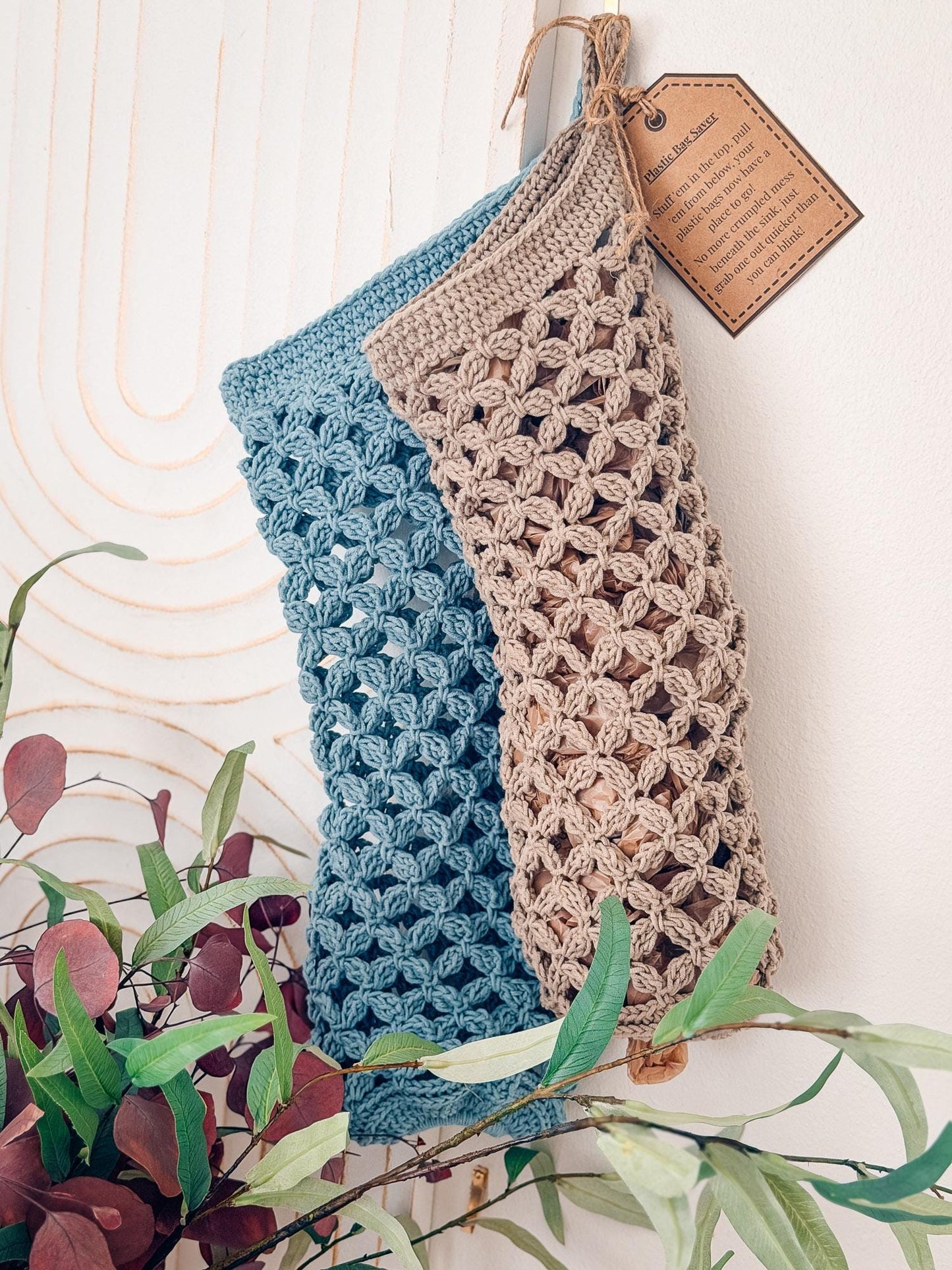 CROCHET PATTERN + VIDEO Circle Leaf Plastic Bag Holder | Textured Kitchen Organizer | 2 Sizes | Instant Pdf Download