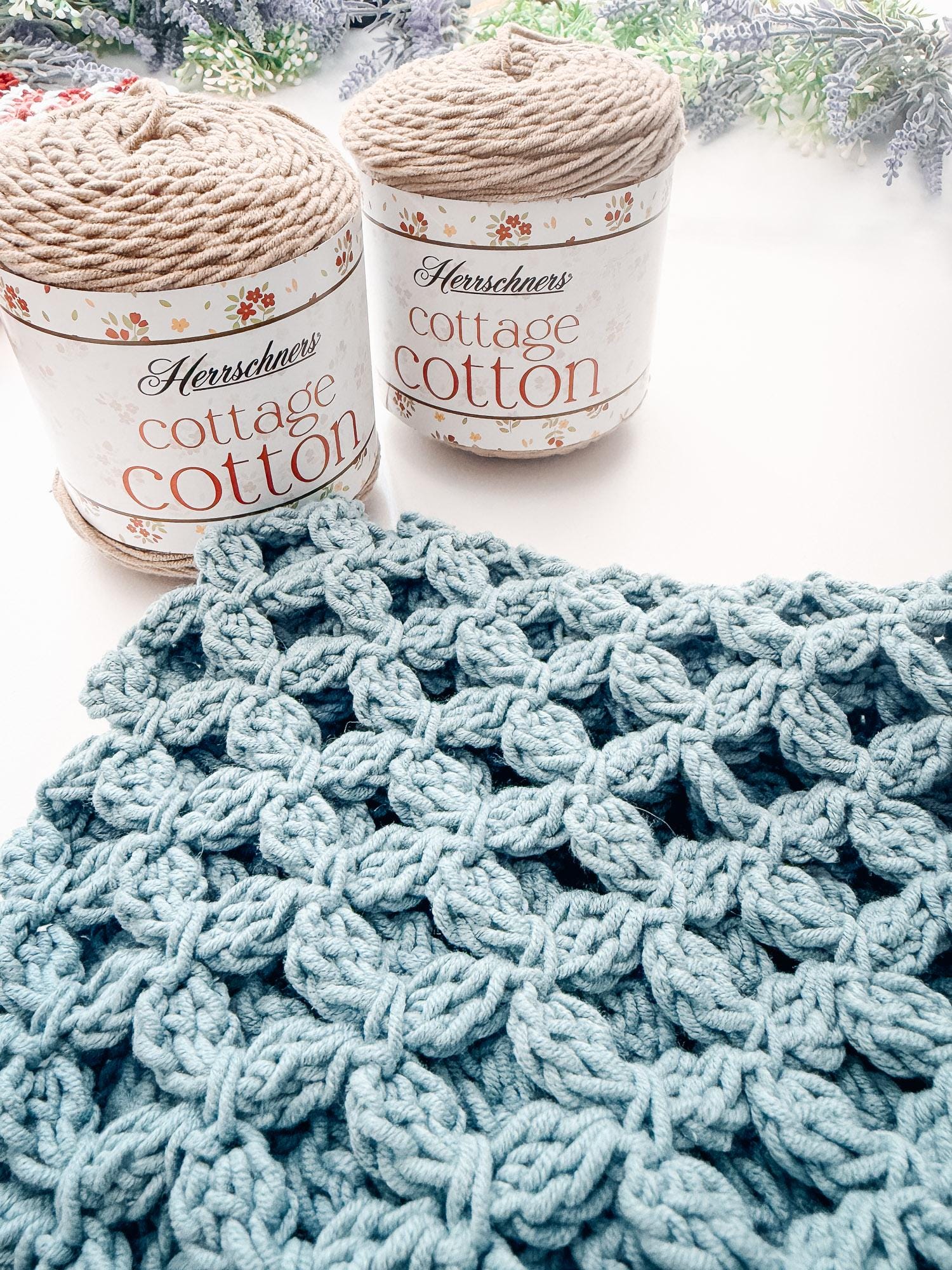 CROCHET PATTERN + VIDEO Circle Leaf Plastic Bag Holder | Textured Kitchen Organizer | 2 Sizes | Instant Pdf Download