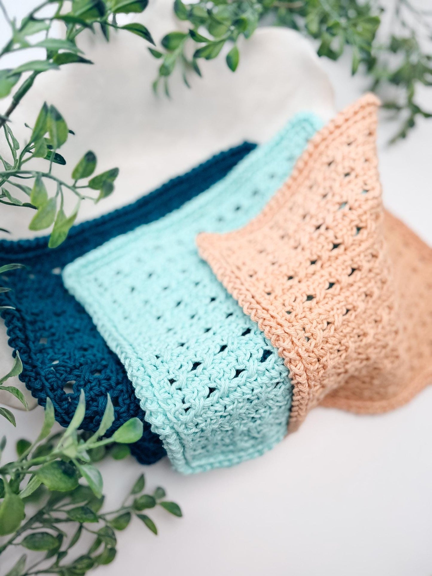 CROCHET PATTERN + VIDEO Reed Crossover Stitch Washcloth | 2 Sizes | Textured Cotton | Instant Pdf Download
