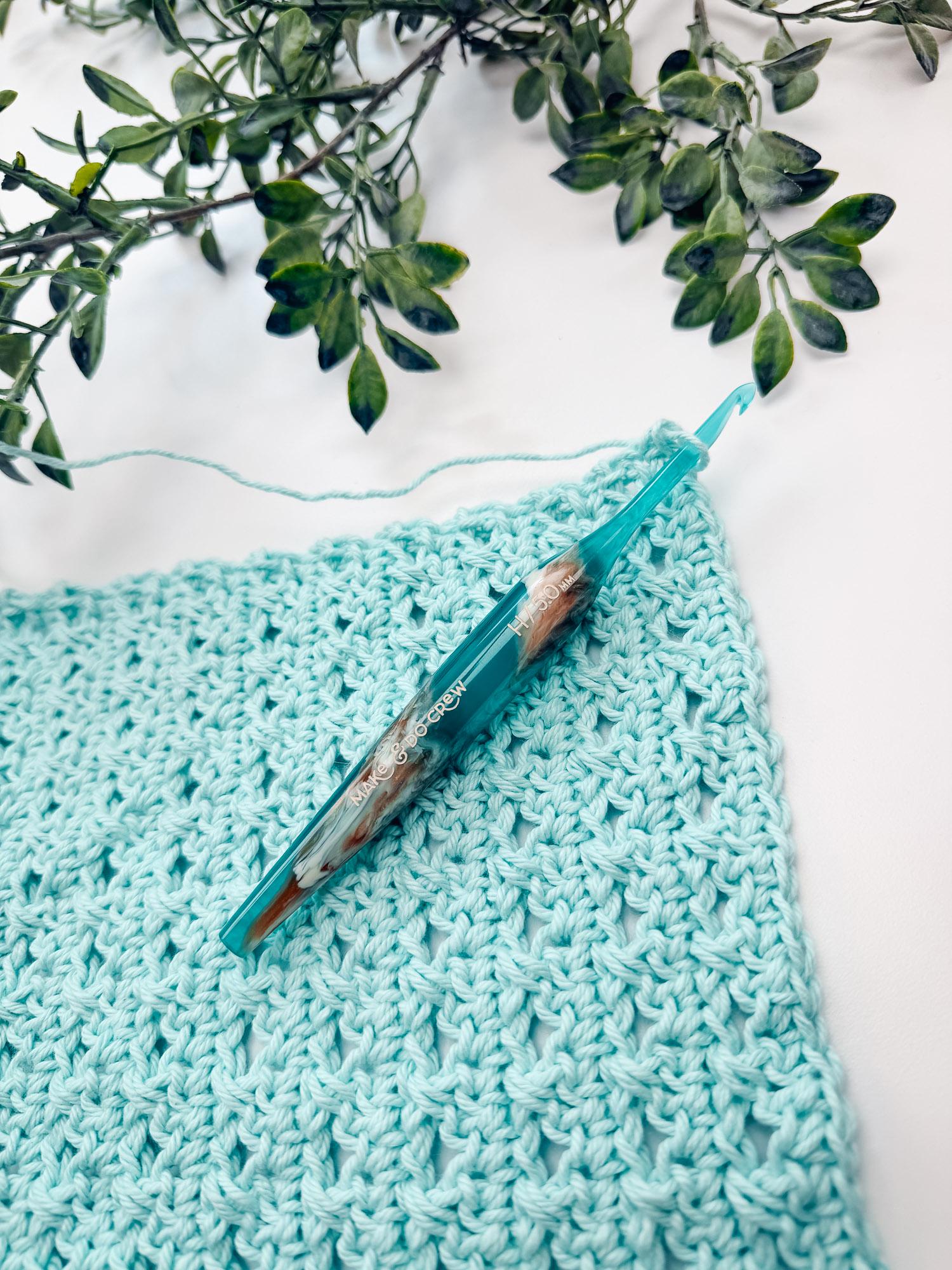 CROCHET PATTERN + VIDEO Reed Crossover Stitch Washcloth | 2 Sizes | Textured Cotton | Instant Pdf Download