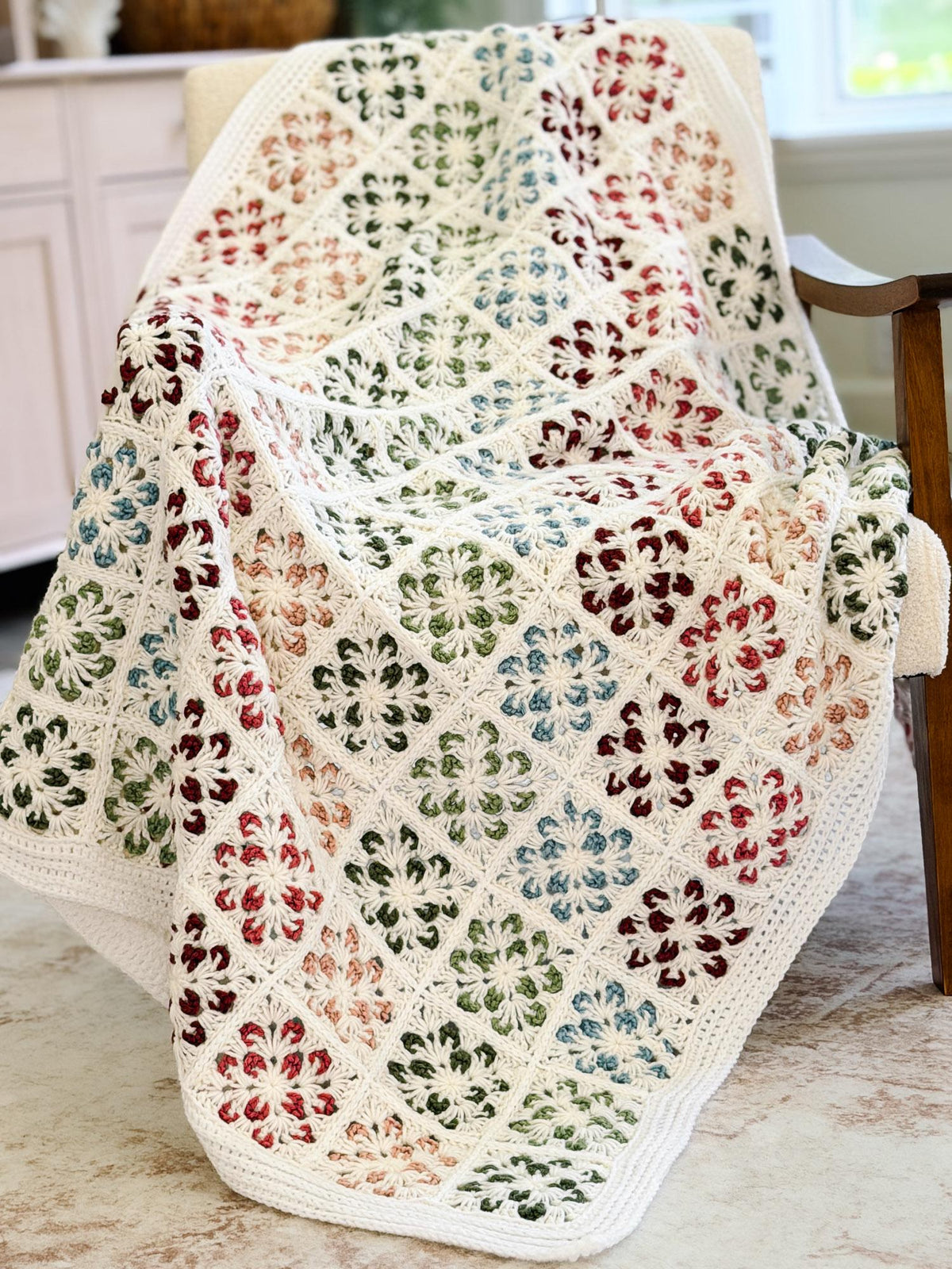CROCHET PATTERN + VIDEO Blossom Granny Square Blanket | Flower Granny Square Afghan | 9 Sizes Lovey to Twin | Instant Pdf Download