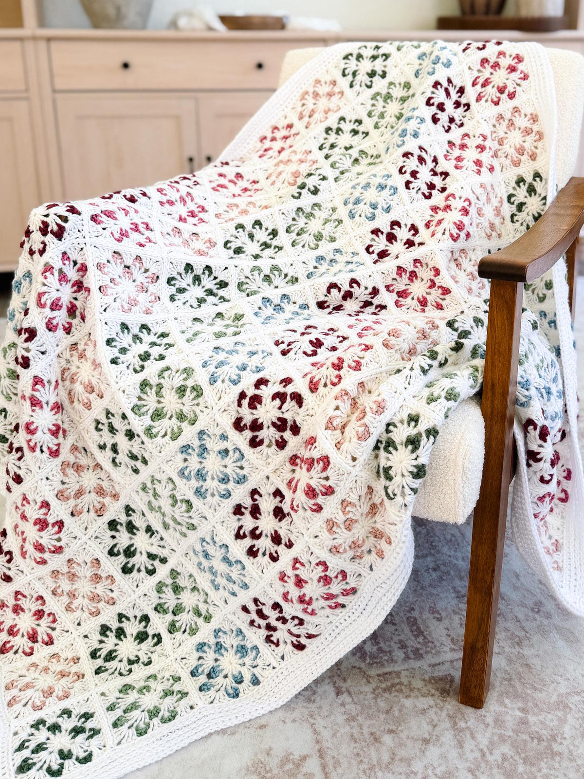 CROCHET PATTERN + VIDEO Blossom Granny Square Blanket | Flower Granny Square Afghan | 9 Sizes Lovey to Twin | Instant Pdf Download