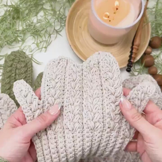 CROCHET PATTERN + VIDEO Winter Wheat Stitch™ Crochet Mittens Pattern - 6 Sizes Baby to Adult, Flat One-Piece Design Wheat Stitch™ Gloves